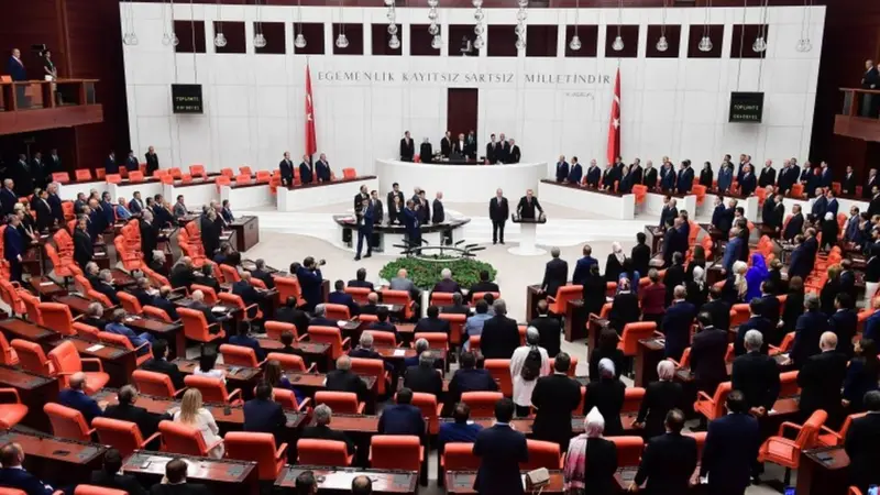 Çerçeve yasa teklifi Meclis'te imzaya açıldı