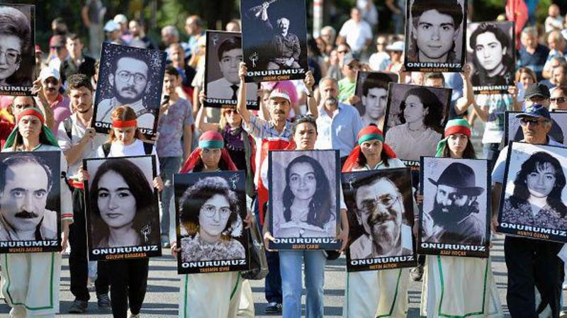 Sivas Katliamı: 2 Temmuz 1993'te Madımak Oteli'nde ne oldu?