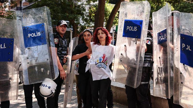 Ankara'da NATO protestosuna polis müdahalesi: Çok sayıda gözaltı