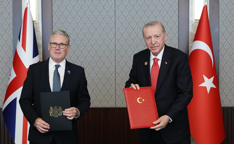 Erdoğan, Starmer ve liderlere özel üretim tabanca hediye etti