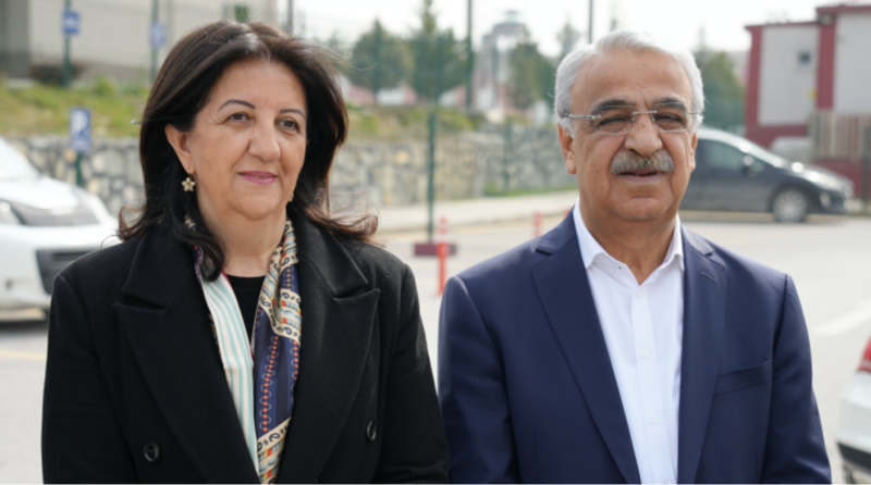 DEM Parti heyeti Öcalan'la görüşmek için İmralı'ya gitti