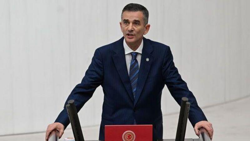 CHP milletvekili Ümit Dikbayır partisinden istifa etti
