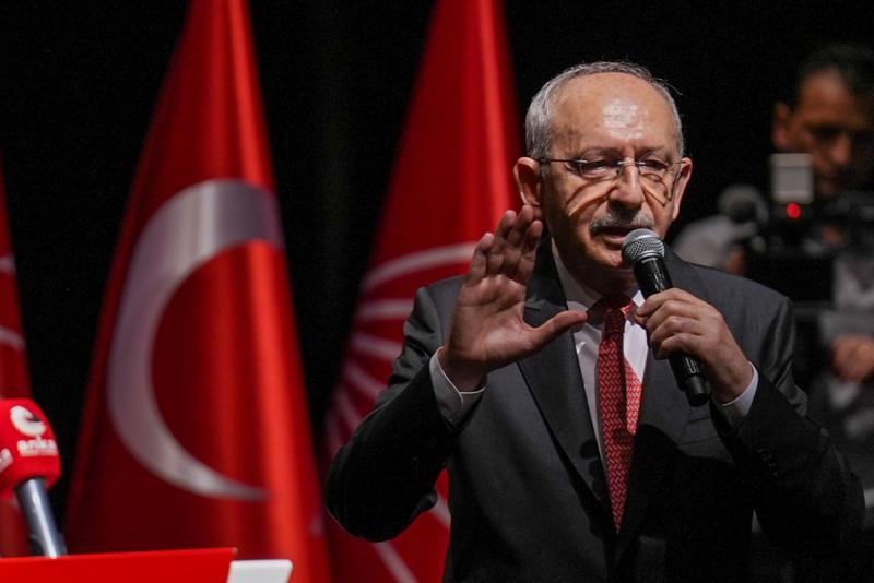 CHP'de işten çıkarmalar: Parti yönetimi ve işsiz kalanlar ne diyor?