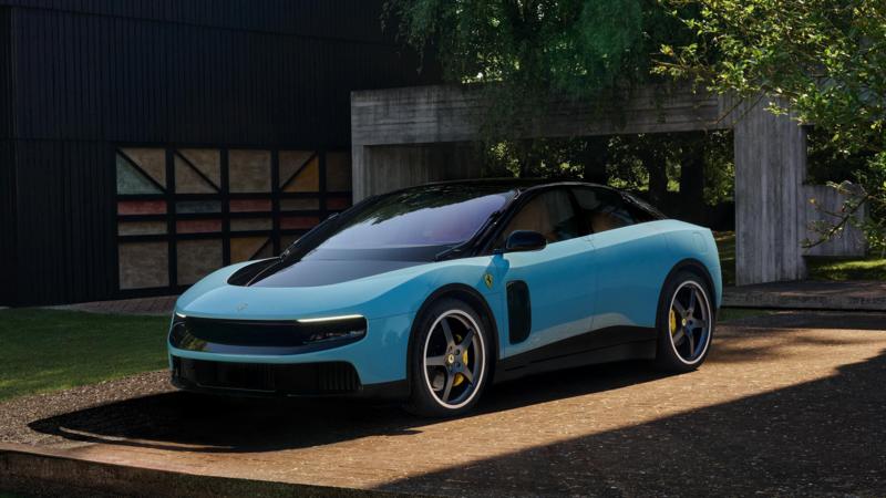 Ferrari ilk elektrikli aracını tanıttı, hisse senetleri düştü