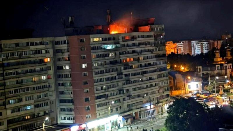 Romanya'da bir apartmana Rus İHA'sı isabet etti