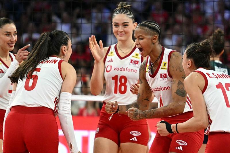 İtalya'yı yenen Filenin Sultanları Avrupa Şampiyonu